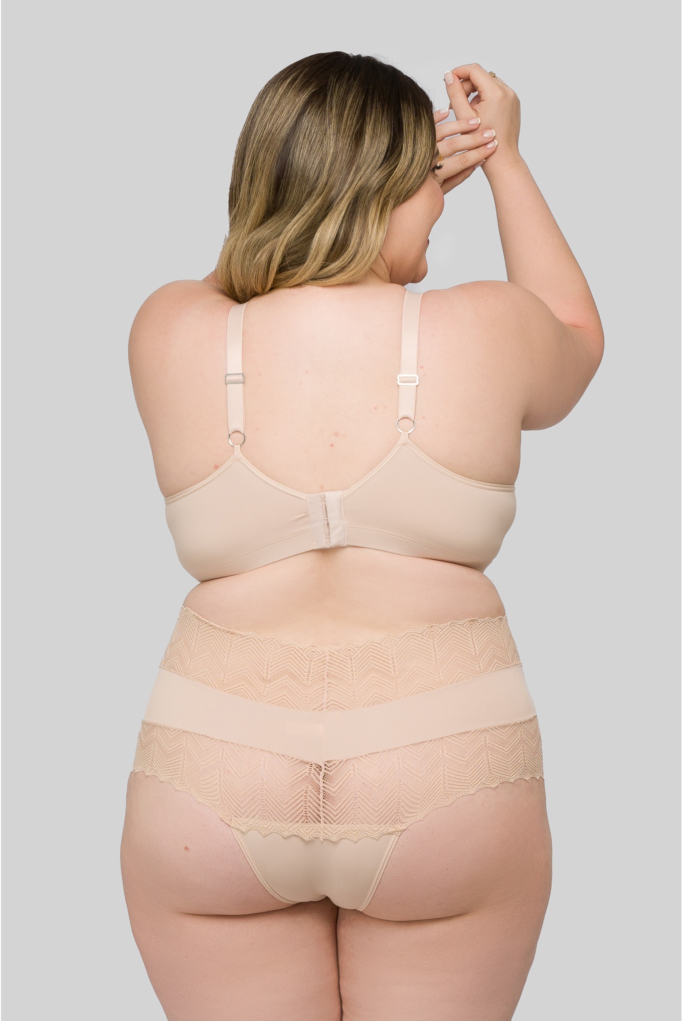 CONJUNTO DE LINGERIE PLUS SIZE BELLA