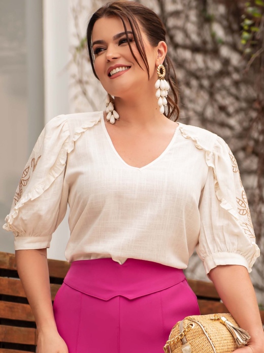 Modelo blusa sale de linho